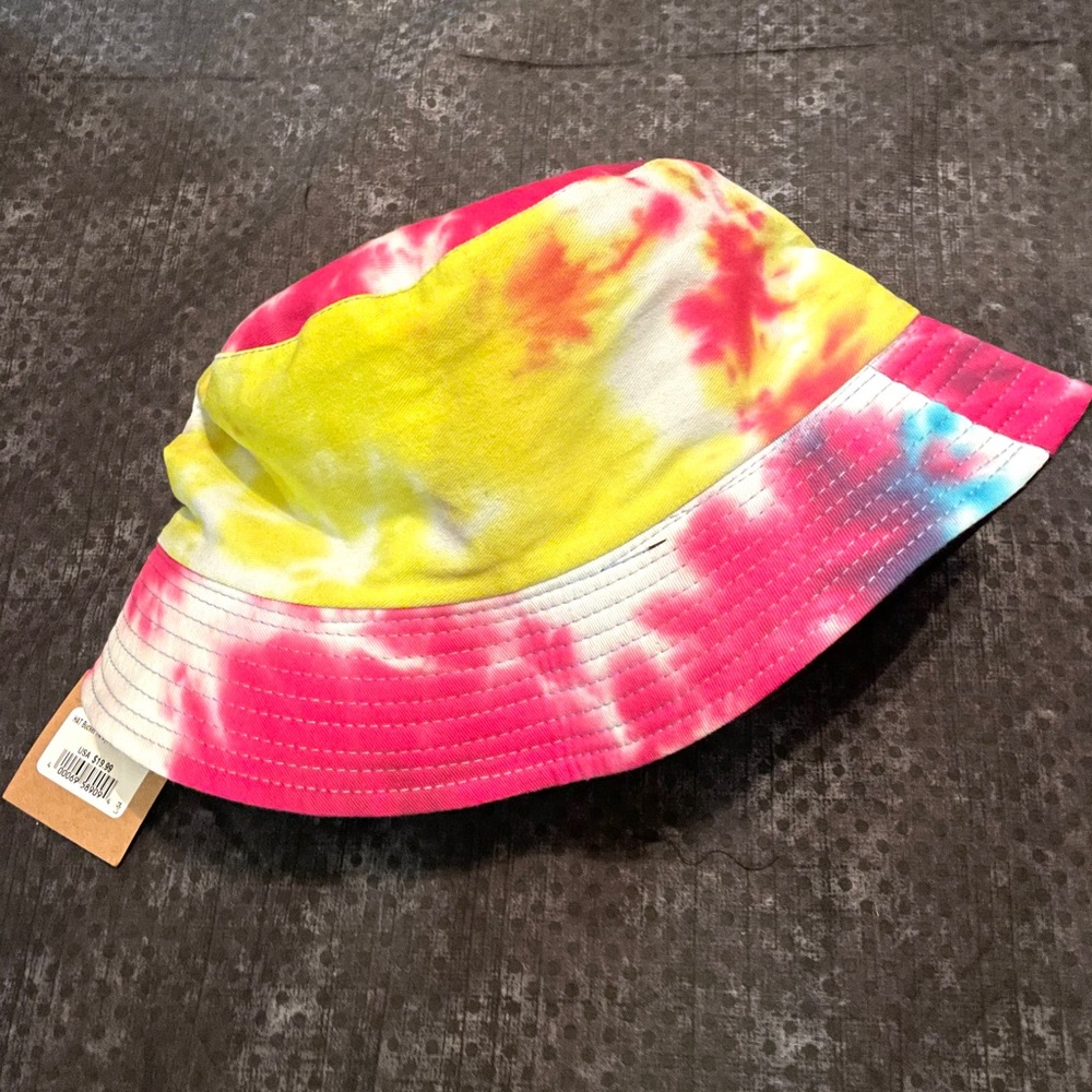 🔥Trippy Tye Dye Bucket Hat🔥
